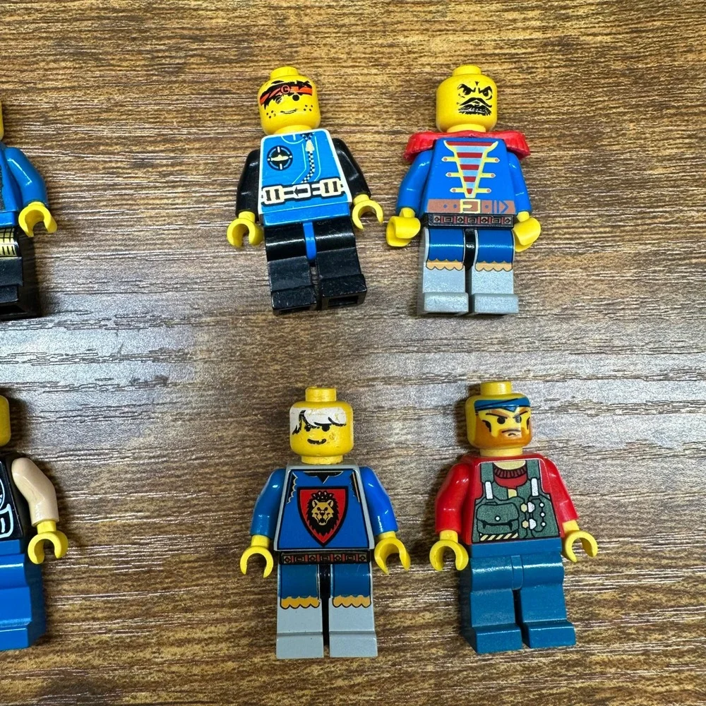 Lego Minifigure Lot 10pc Vintage Space Castle Town Spyrius Lion Knight Figures